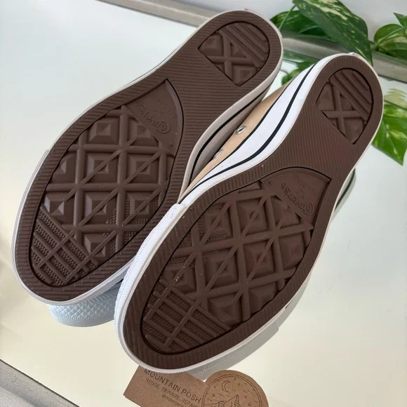 🆕 Converse | Women’s Colorblock Low-top Sneakers 7 - Picture 4 of 6